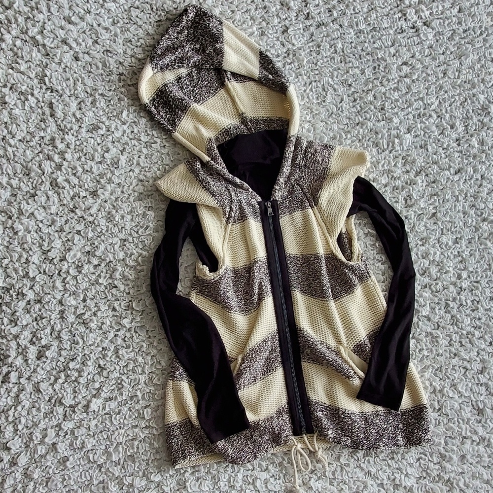 SLEEVELESS CARDIGAN - SWEATER